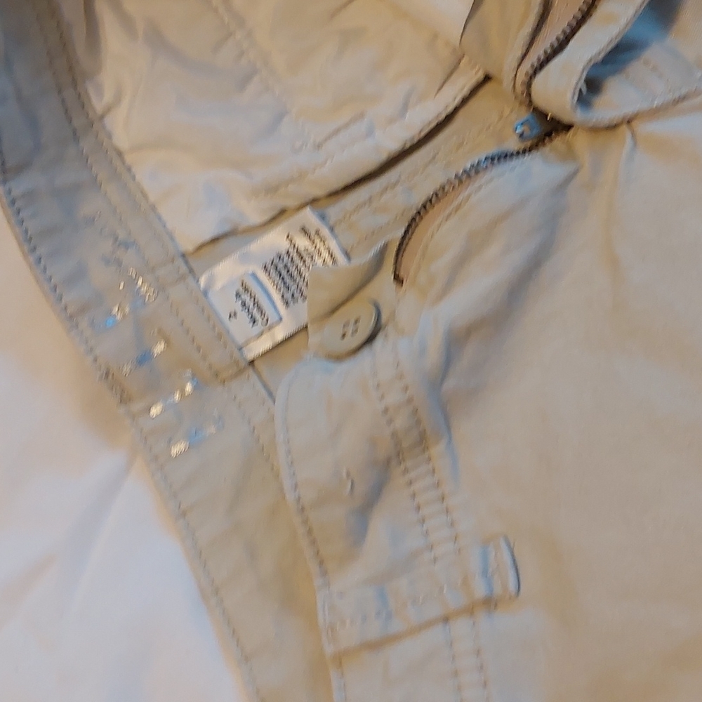 Shorts - Picture 3 of 3